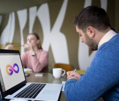 Social Unbox – Expert logo design services in Patna creating unique brand identities.